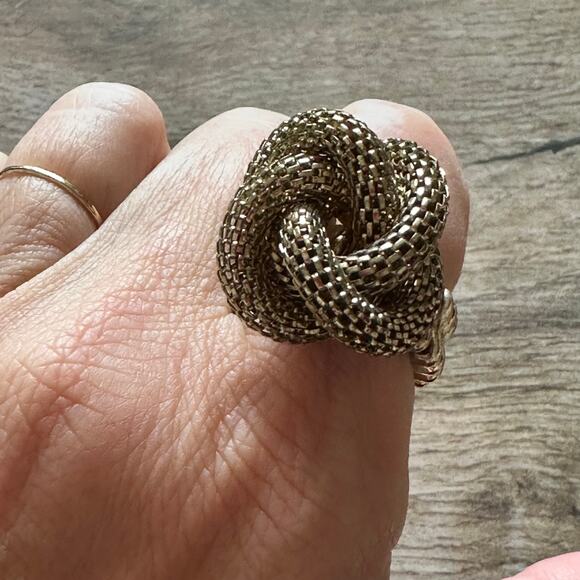 Knot stretchy statement  ring - Picture 1 of 5